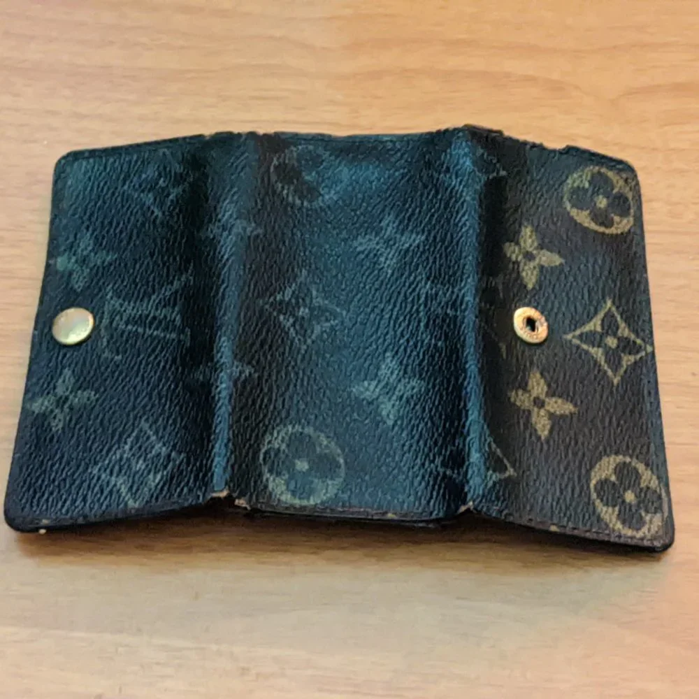 Louis Vuitton Monogram Key Holder/Wallet #1634***